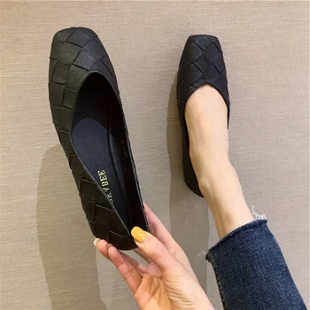 Лаконичная однотонная дамски обувки на равна подметка, Универсална Пролет-Есен Нова Черни дамски обувки с квадратни пръсти, без закопчалка, Плетени обувки голям Размер